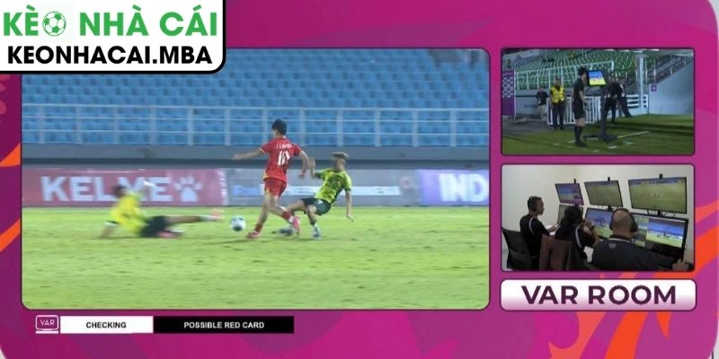VAR từ chối penalty gây tranh cãi, U17 Việt Nam vỡ òa với cơ hội sau đó 2 VAR từ chối pen, bước ngoặt gây tranh cãi
