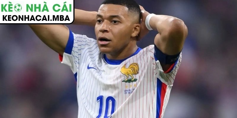 Mbappe sa sút, tiền đạo Tây Ban Nha thăng hoa