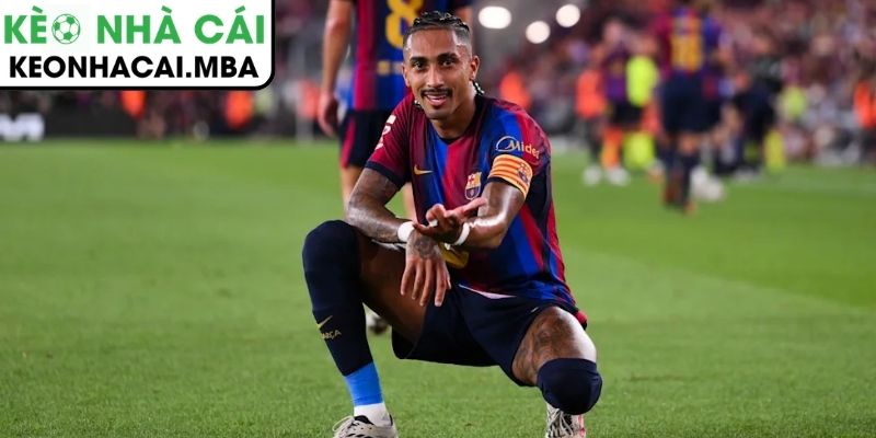 Raphinha san bằng cột mốc ghi bàn của siêu sao Messi sau màn hủy diệt Valencia 3 Rực sáng rạng ngời cùng kỳ tích vô tiền khoáng hậu của Messi